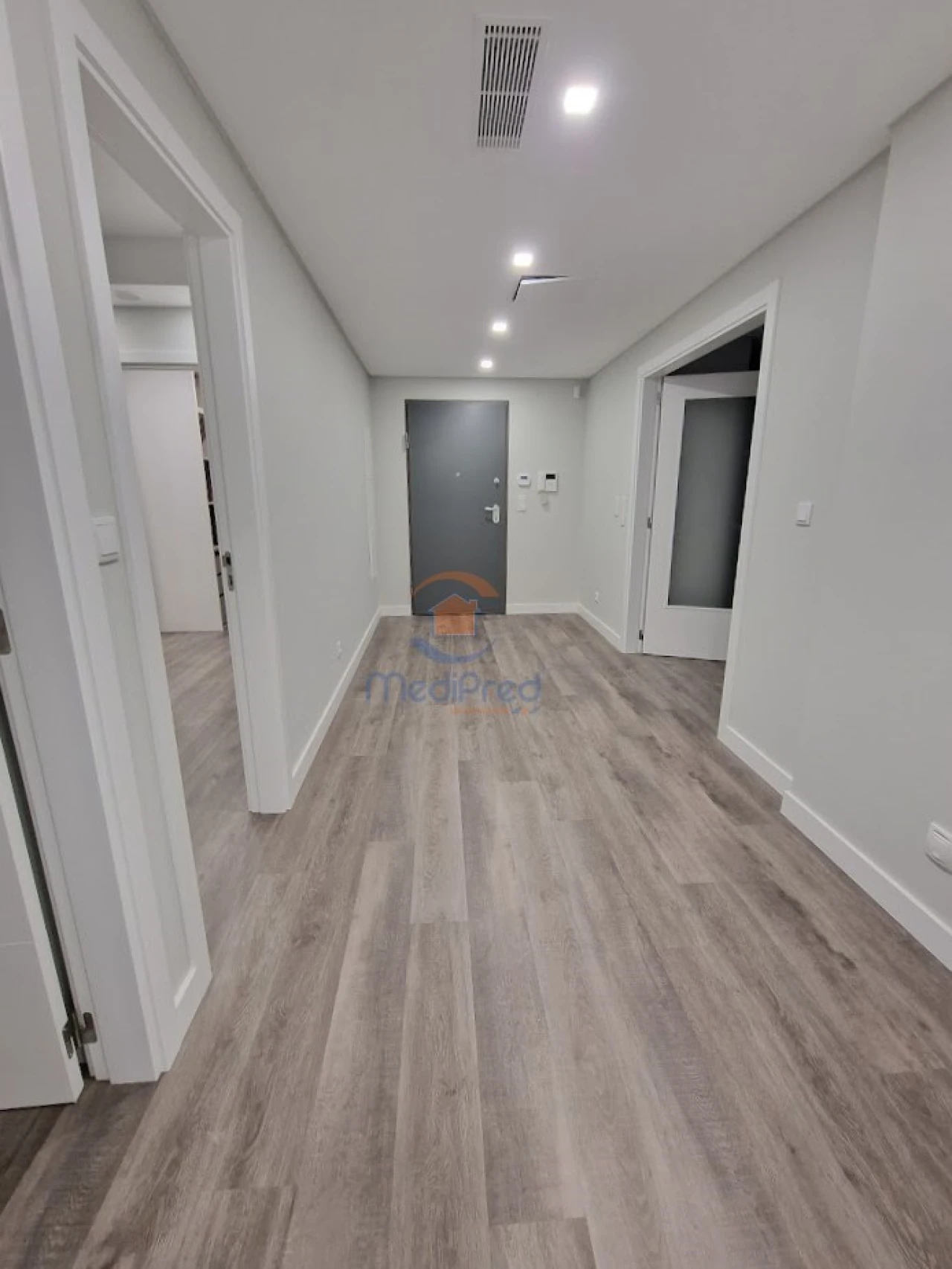 Apartamento T2 para Venda em Ramada e Caneças Foto 9
