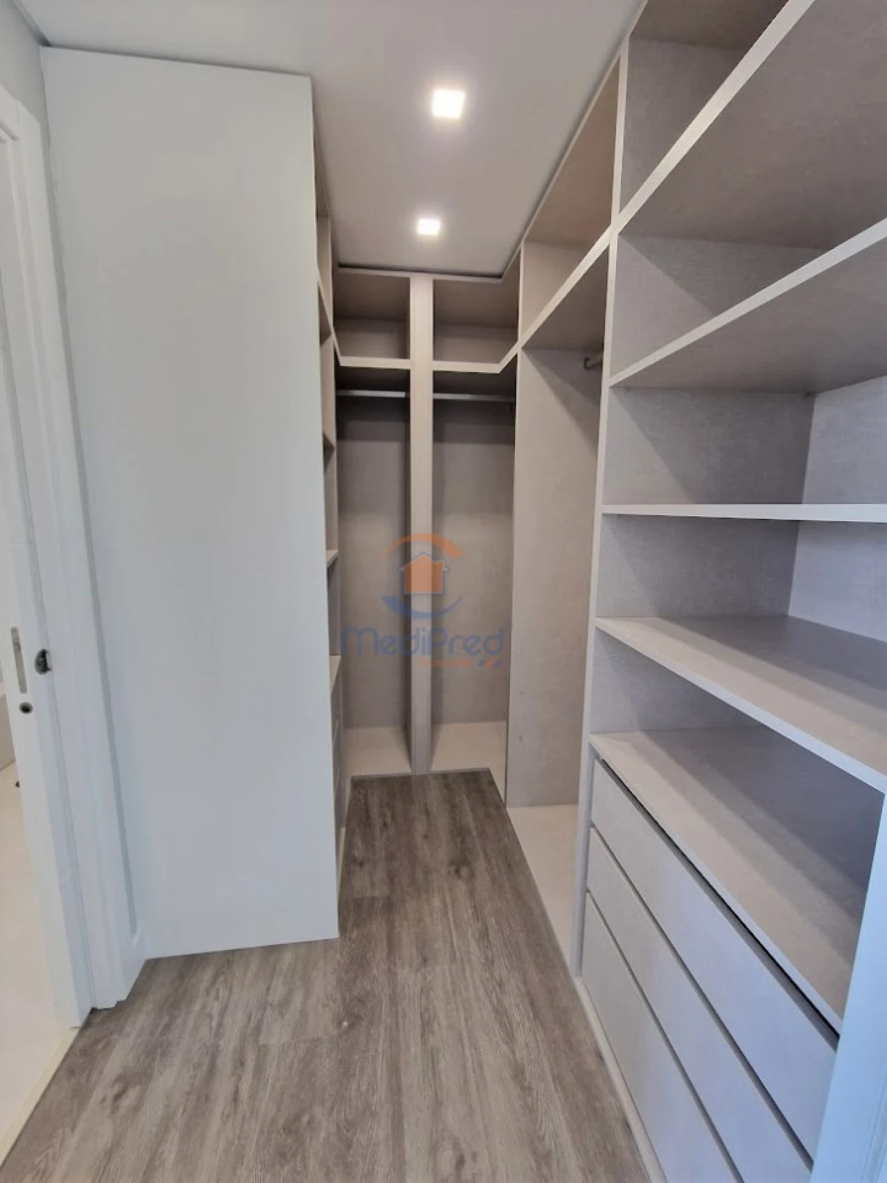 Apartamento T2 para Venda em Ramada e Caneças Foto 11