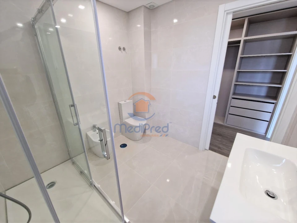 Apartamento T2 para Venda em Ramada e Caneças Foto 13