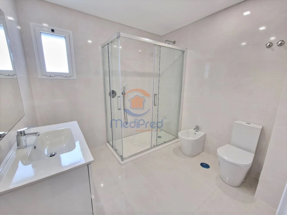 Apartamento T2 para Venda em Ramada e Caneças Foto 14