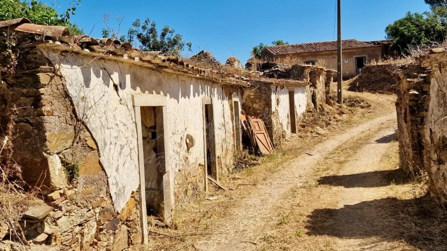 Moradia para Venda em Santa Catarina da Fonte do Bispo