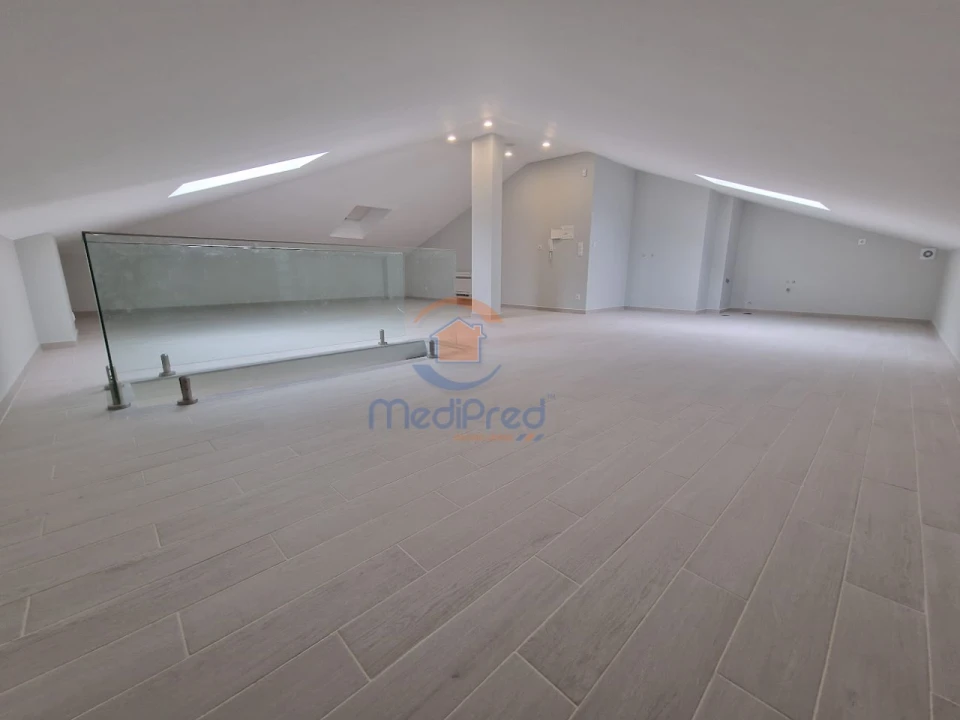 Apartamento T2 para Venda em Ramada e Caneças Foto 20