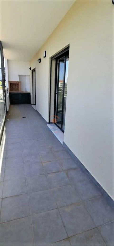Apartamento T2 para Venda em Ramada e Caneças