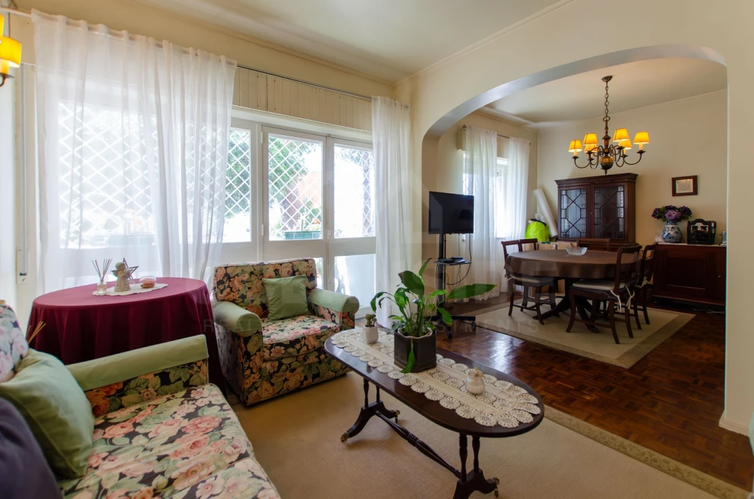 Apartamento T5 para Venda em Oeiras e São Julião da Barra, Paço de Arcos e Caxias Foto 2