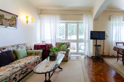 Apartamento T5 para Venda em Oeiras e São Julião da Barra, Paço de Arcos e Caxias