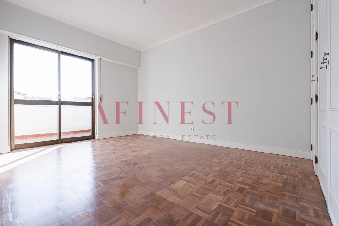 Apartamento T3 para Arrendamento em Carcavelos e Parede Foto 24