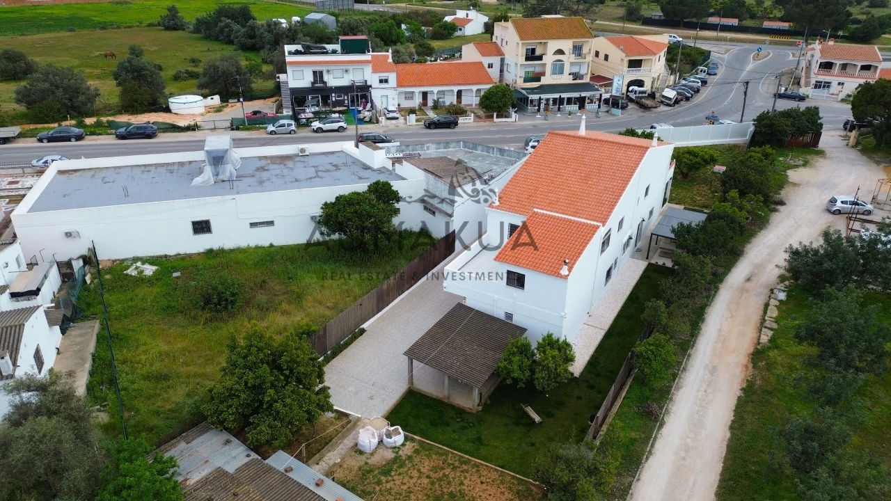 Moradia T7 para Venda em Quarteira Foto 45