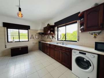 Moradia T7 para Venda em Quarteira