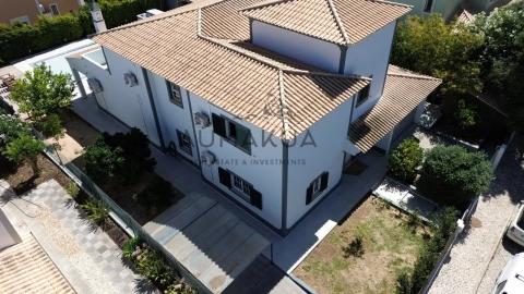 Moradia T5 para Venda em Almancil