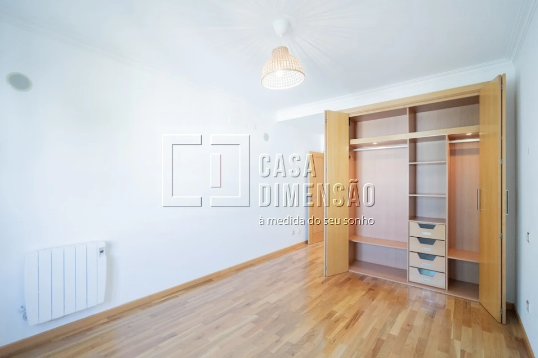 Apartamento T2 para Venda em Venteira Foto 24