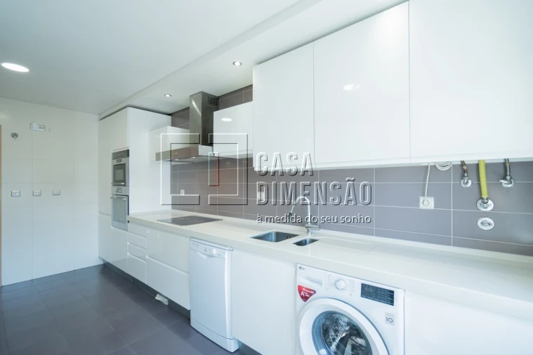 Apartamento T2 para Venda em Venteira Foto 16