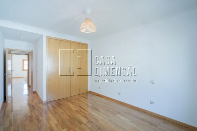 Apartamento T2 para Venda em Venteira Foto 20
