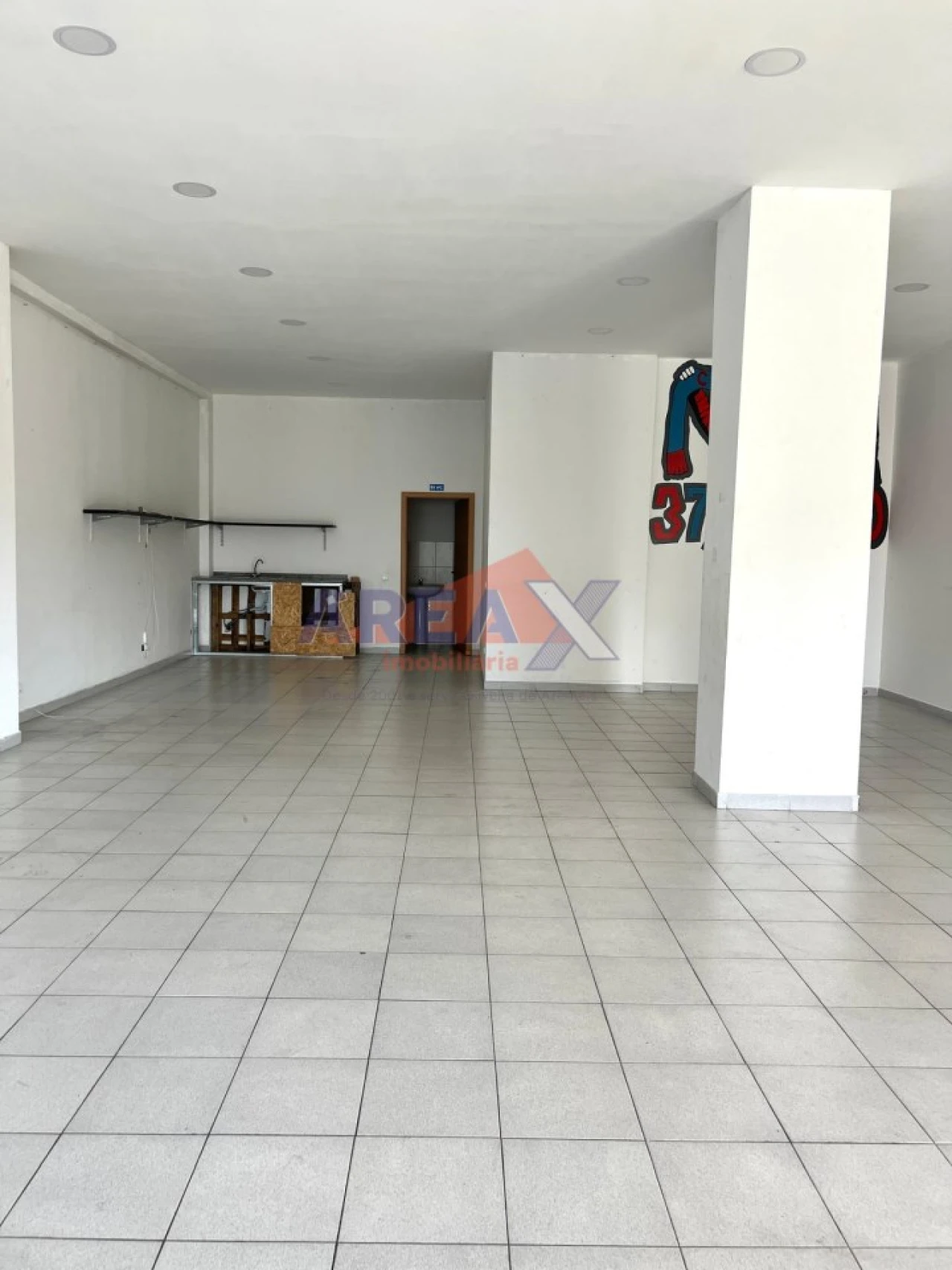 Loja para Arrendamento em O. Azeméis, Riba-Ul, Ul, Macinhata Seixa, Madail Foto 4