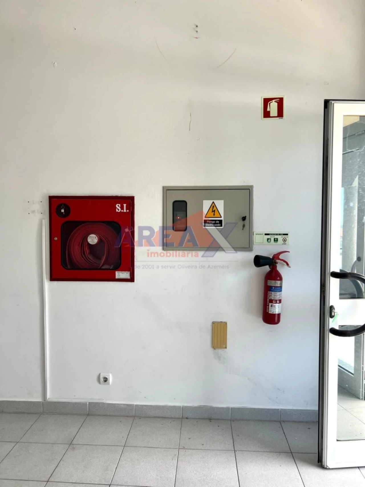 Loja para Arrendamento em O. Azeméis, Riba-Ul, Ul, Macinhata Seixa, Madail Foto 5