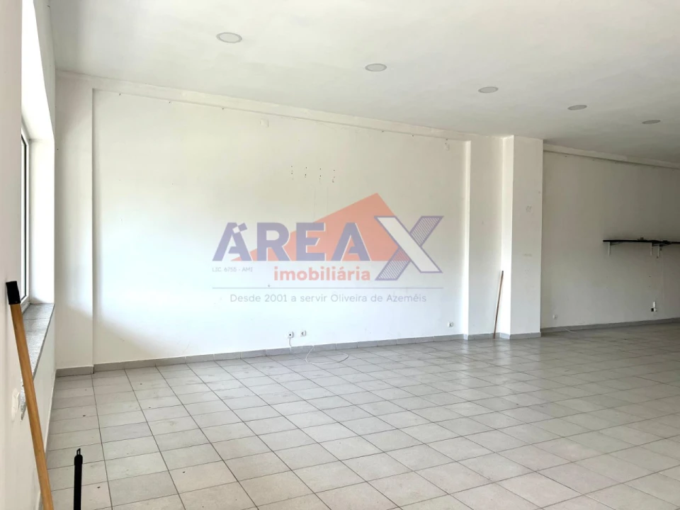 Loja para Arrendamento em O. Azeméis, Riba-Ul, Ul, Macinhata Seixa, Madail Foto 6