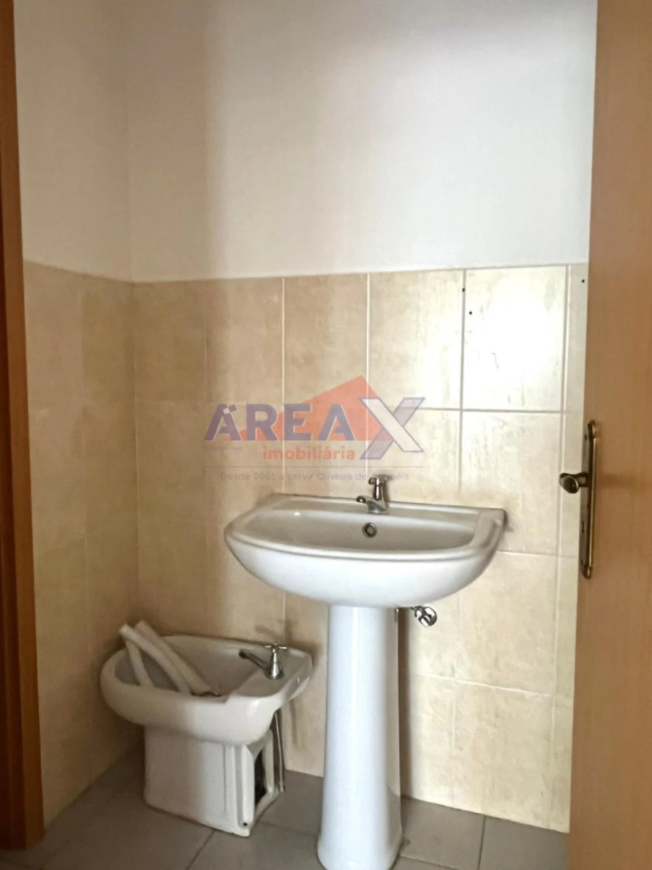 Loja para Arrendamento em O. Azeméis, Riba-Ul, Ul, Macinhata Seixa, Madail Foto 7