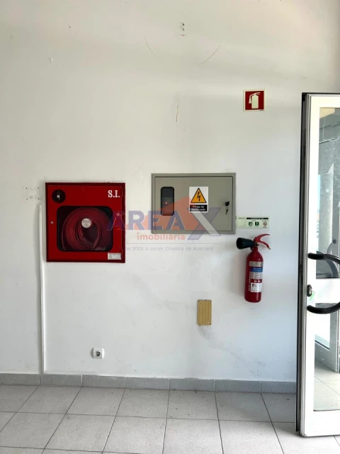 Loja para Arrendamento em O. Azeméis, Riba-Ul, Ul, Macinhata Seixa, Madail