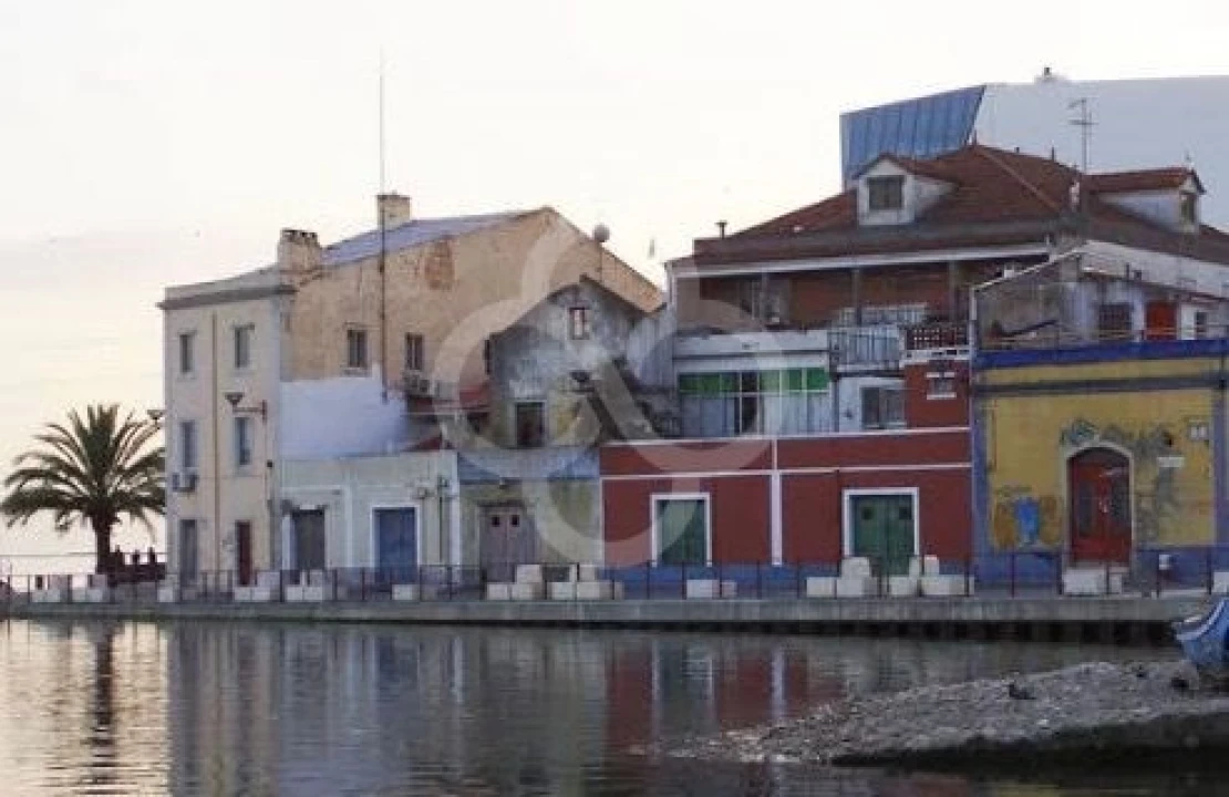 Prédio para Venda em Vila Franca de Xira Foto 9