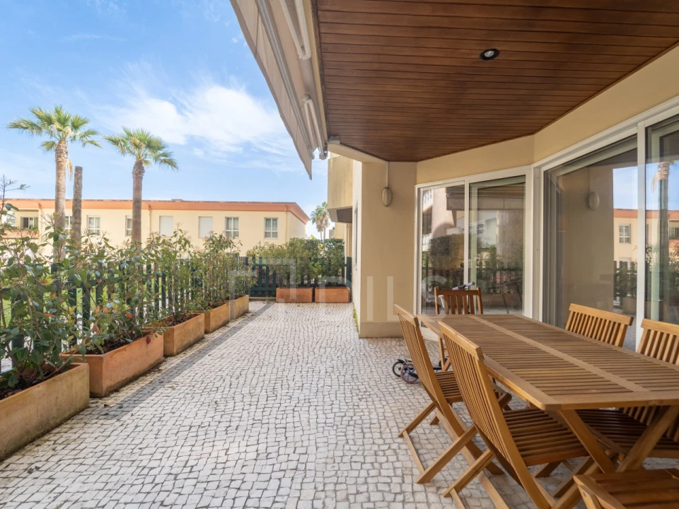 Apartamento T4 para Venda em Aldoar, Foz do Douro e Nevogilde Foto 1