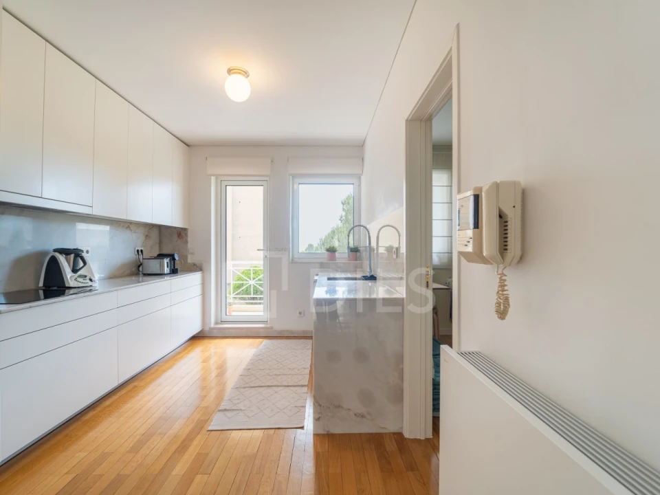 Apartamento T4 para Venda em Aldoar, Foz do Douro e Nevogilde Foto 3
