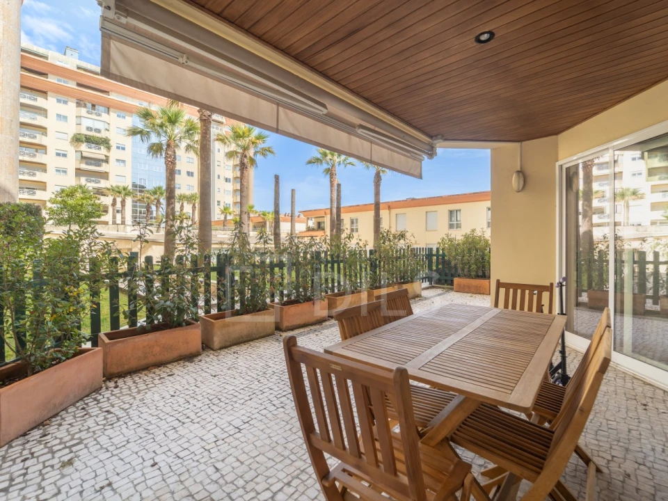 Apartamento T4 para Venda em Aldoar, Foz do Douro e Nevogilde Foto 17