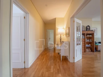 Apartamento T4 para Venda em Aldoar, Foz do Douro e Nevogilde