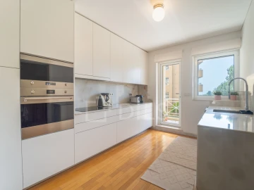 Apartamento T4 para Venda em Aldoar, Foz do Douro e Nevogilde
