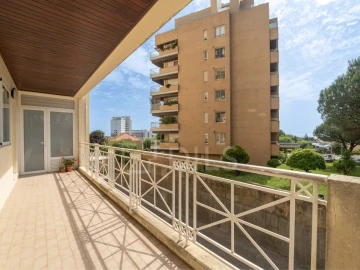 Apartamento T4 para Venda em Aldoar, Foz do Douro e Nevogilde