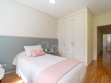 Apartamento T4 para Venda em Aldoar, Foz do Douro e Nevogilde
