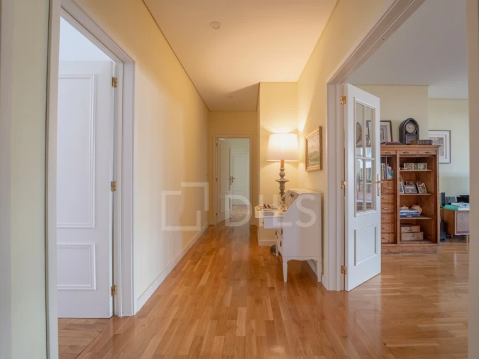 Apartamento T4 para Venda em Aldoar, Foz do Douro e Nevogilde Foto 4