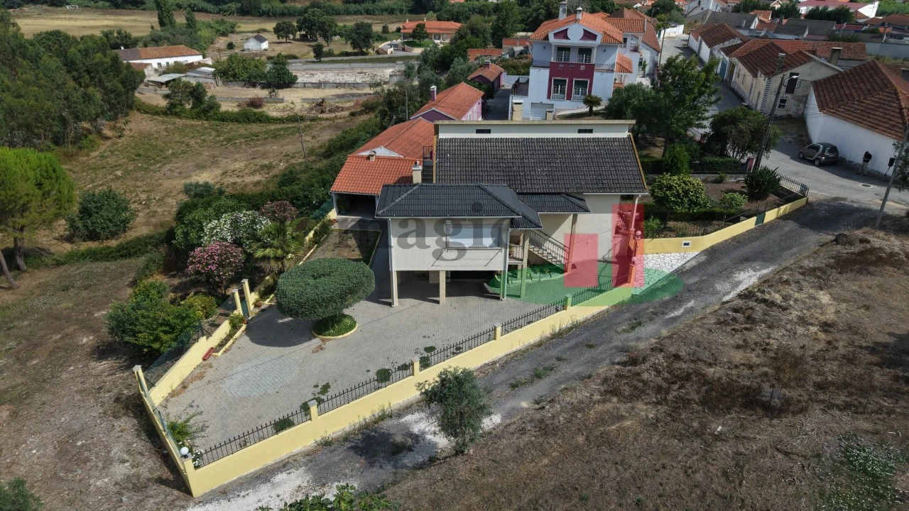 Moradia T3 para Venda em Asseiceira Foto 1