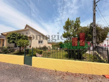 Moradia T3 para Venda em Asseiceira