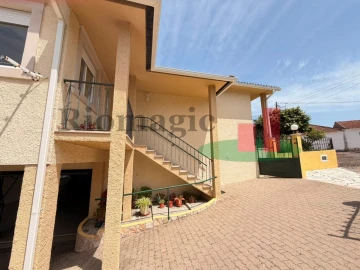 Moradia T3 para Venda em Asseiceira