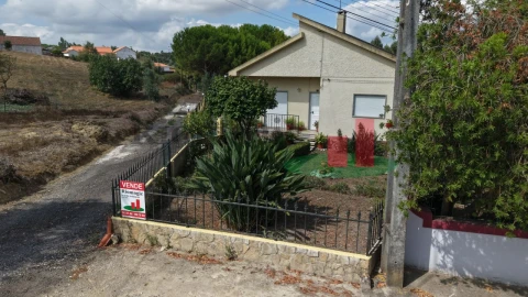 Moradia T3 para Venda em Asseiceira