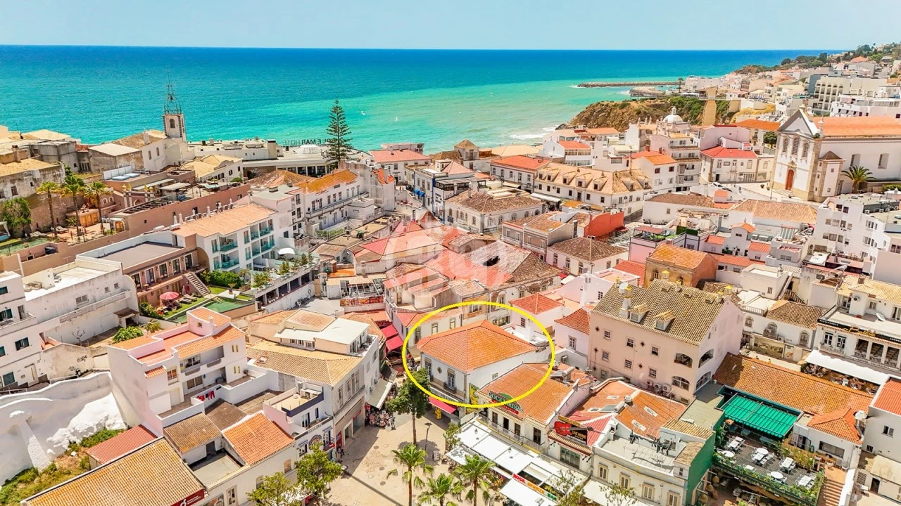 Moradia T4 para Venda em Albufeira e Olhos de Água Foto 2