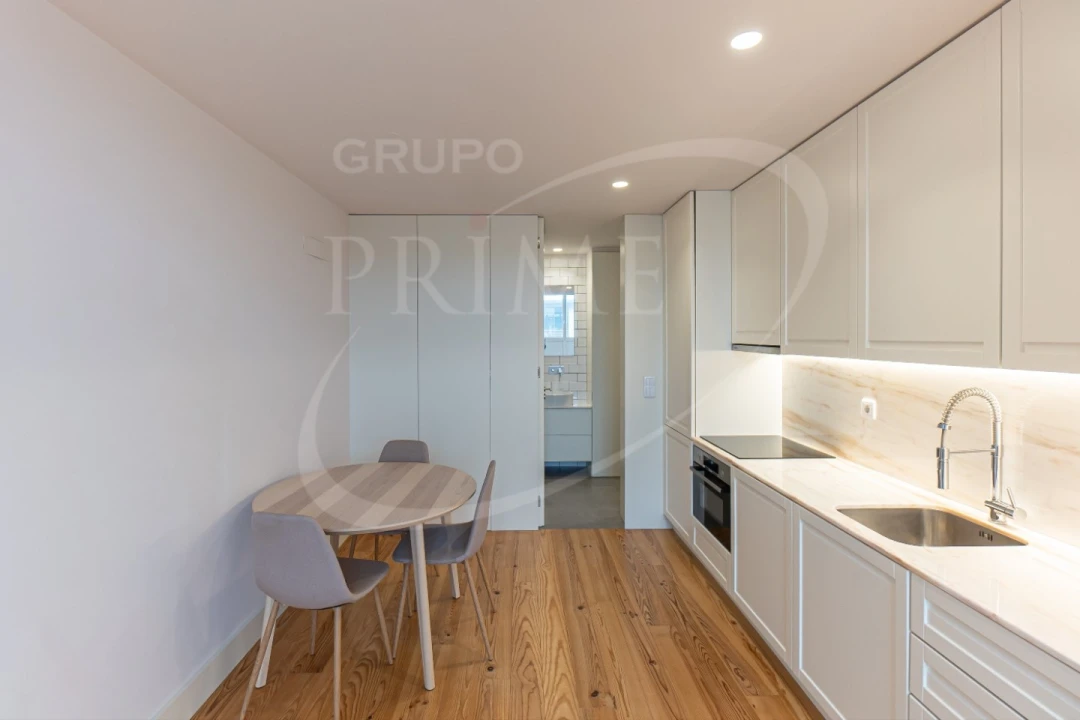 Apartamento para Venda em Cedofeita, Santo Ildefonso, Sé, Miragaia, São Nicolau e Vitória Foto 3
