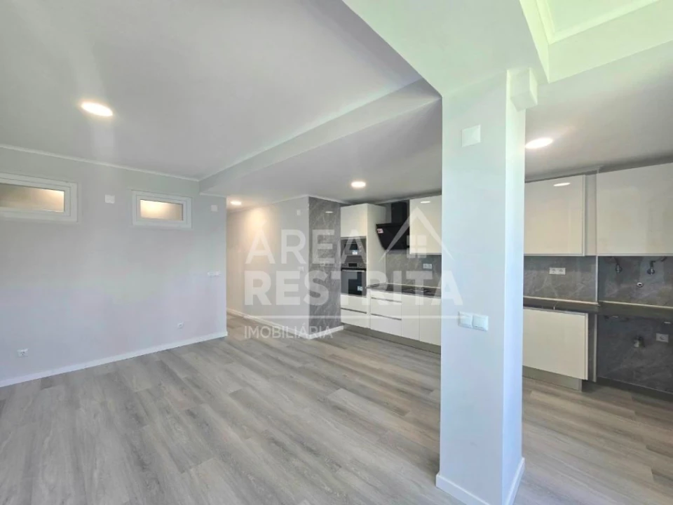 Apartamento T2 para Venda em Oeiras e São Julião da Barra, Paço de Arcos e Caxias Foto 3