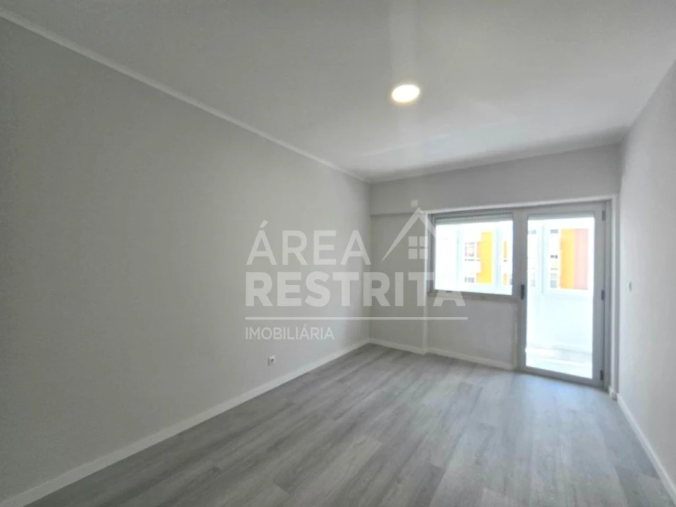 Apartamento T2 para Venda em Oeiras e São Julião da Barra, Paço de Arcos e Caxias Foto 11