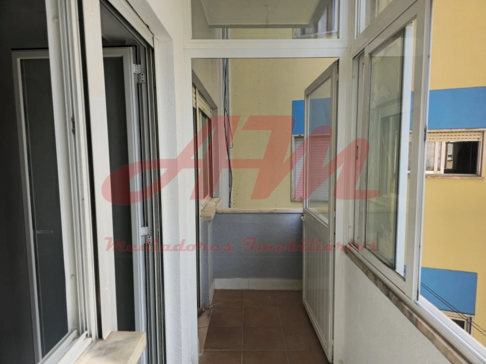 Apartamento T1 para Venda em Venteira Foto 14