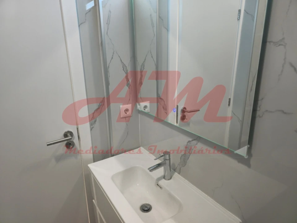 Apartamento T1 para Venda em Venteira Foto 22