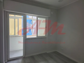 Apartamento T1 para Venda em Venteira