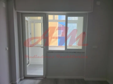 Apartamento T1 para Venda em Venteira