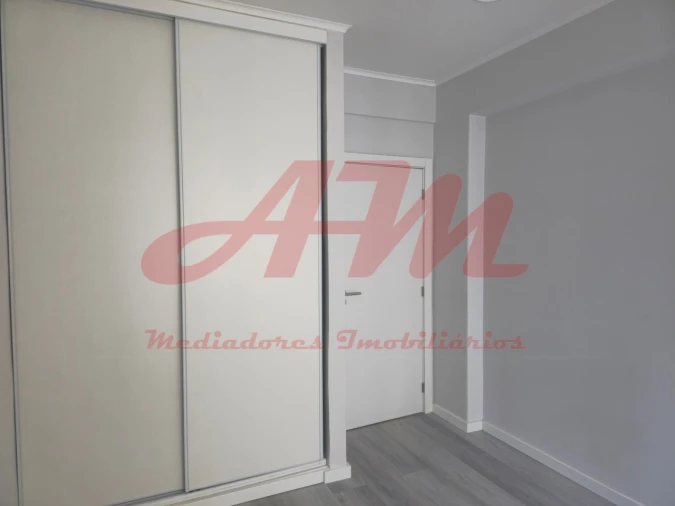 Apartamento T1 para Venda em Venteira Foto 3