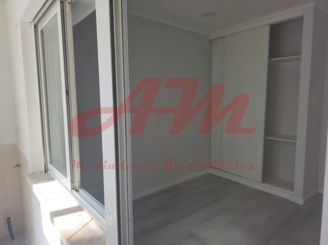 Apartamento T1 para Venda em Venteira Foto 16