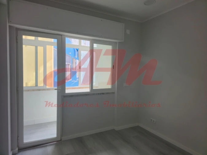 Apartamento T1 para Venda em Venteira Foto 17