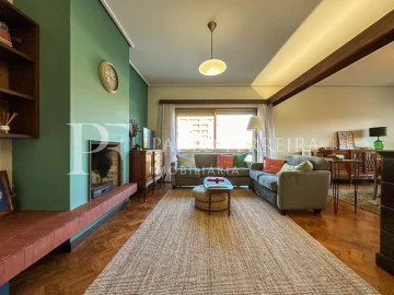Apartamento T3 para Arrendamento em Vila Nova de Famalicão e Calendário