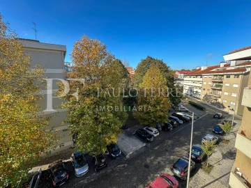Apartamento T3 para Arrendamento em Vila Nova de Famalicão e Calendário
