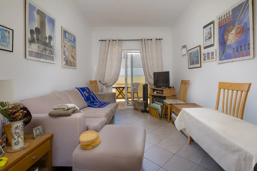 Apartamento T1 para Venda em Luz Foto 3