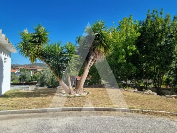 Moradia T4 para Venda em Santa Eufémia e Boa Vista