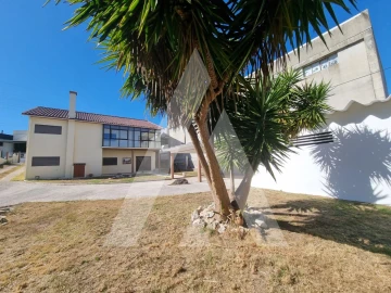 Moradia T4 para Venda em Santa Eufémia e Boa Vista